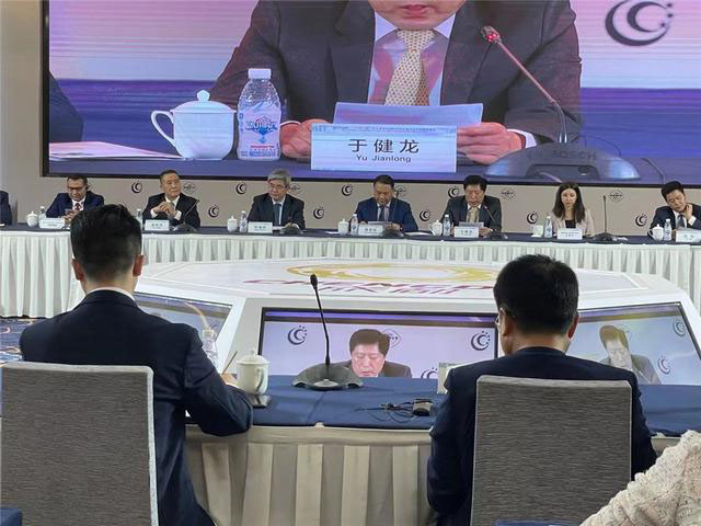 成都·“ 一带一路 ”及上合组织国际经贸会展业合作发展圆桌会